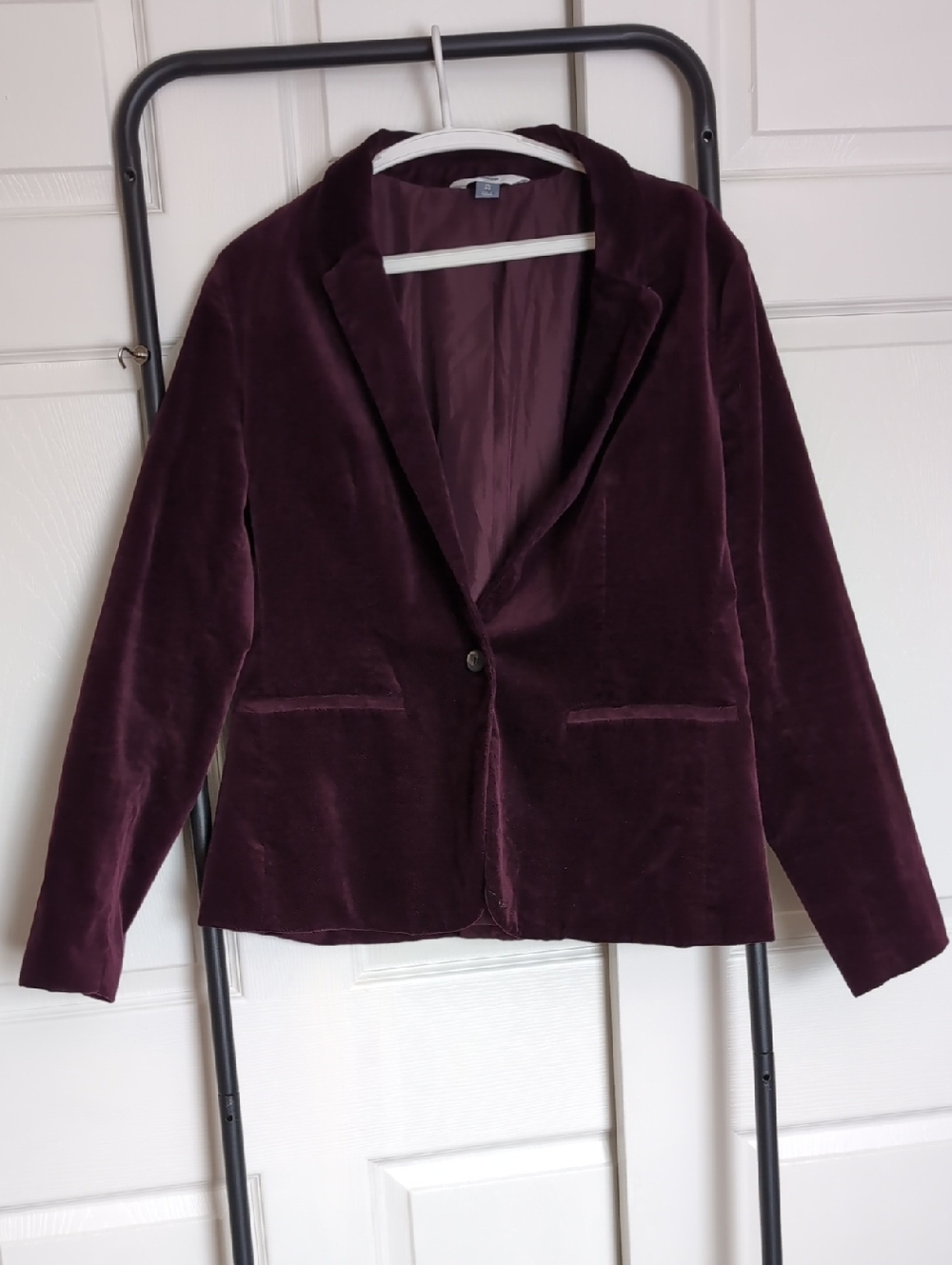 Old Navy Velvet Blazer in Plum
